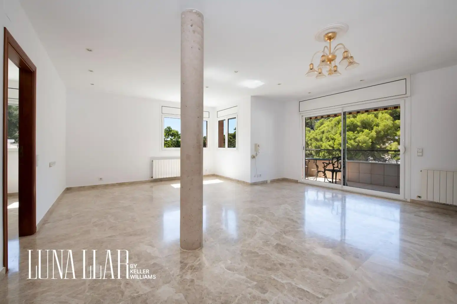 Sala d'estar de Casa o xalet en venda en Castelldefels amb Calefacció, Terrassa i Balcó