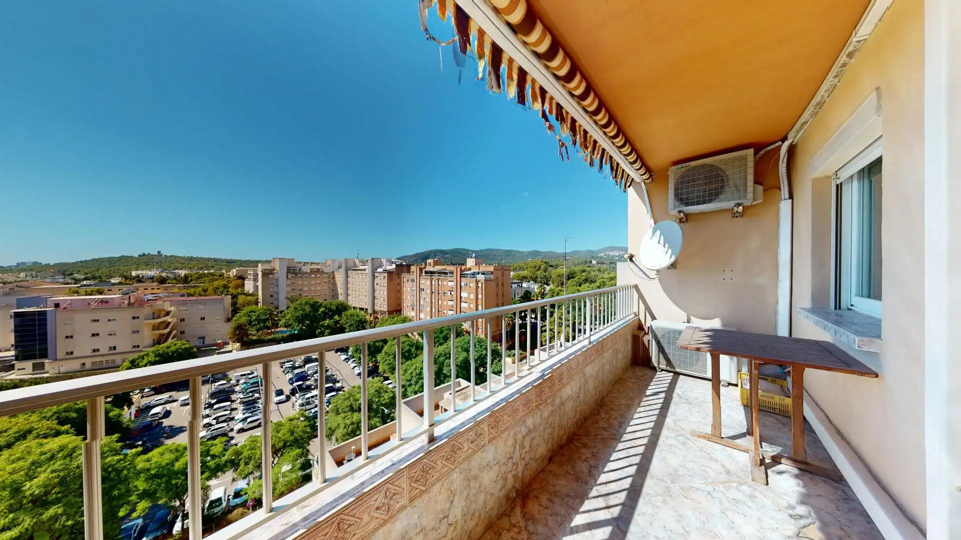 Flat with lift for sale in Ponent