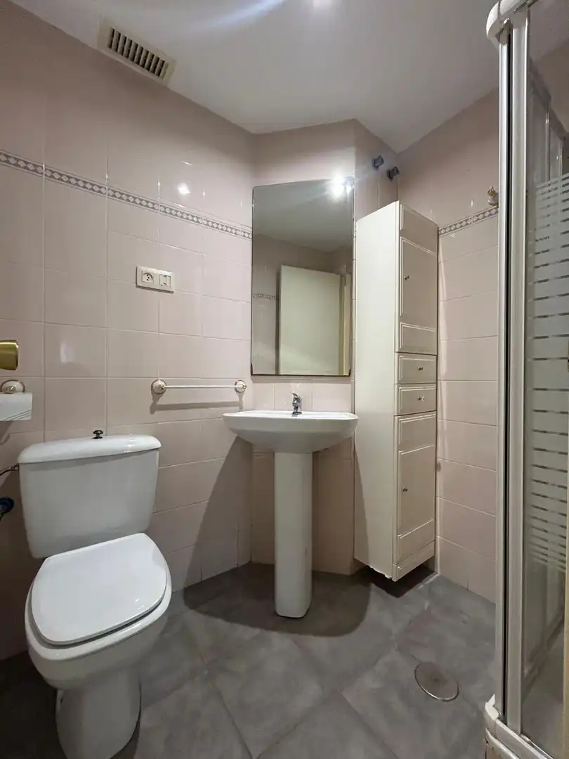 Badezimmer von Wohnung zur Miete in La Pobla de Farnals mit Möbliert, Balkon und Gemeinschaftspool