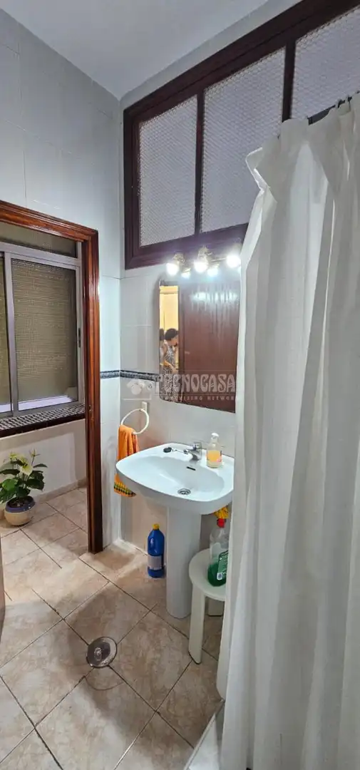 Baño de Piso en venta en Sevilla con Aire acondicionado y Balcón