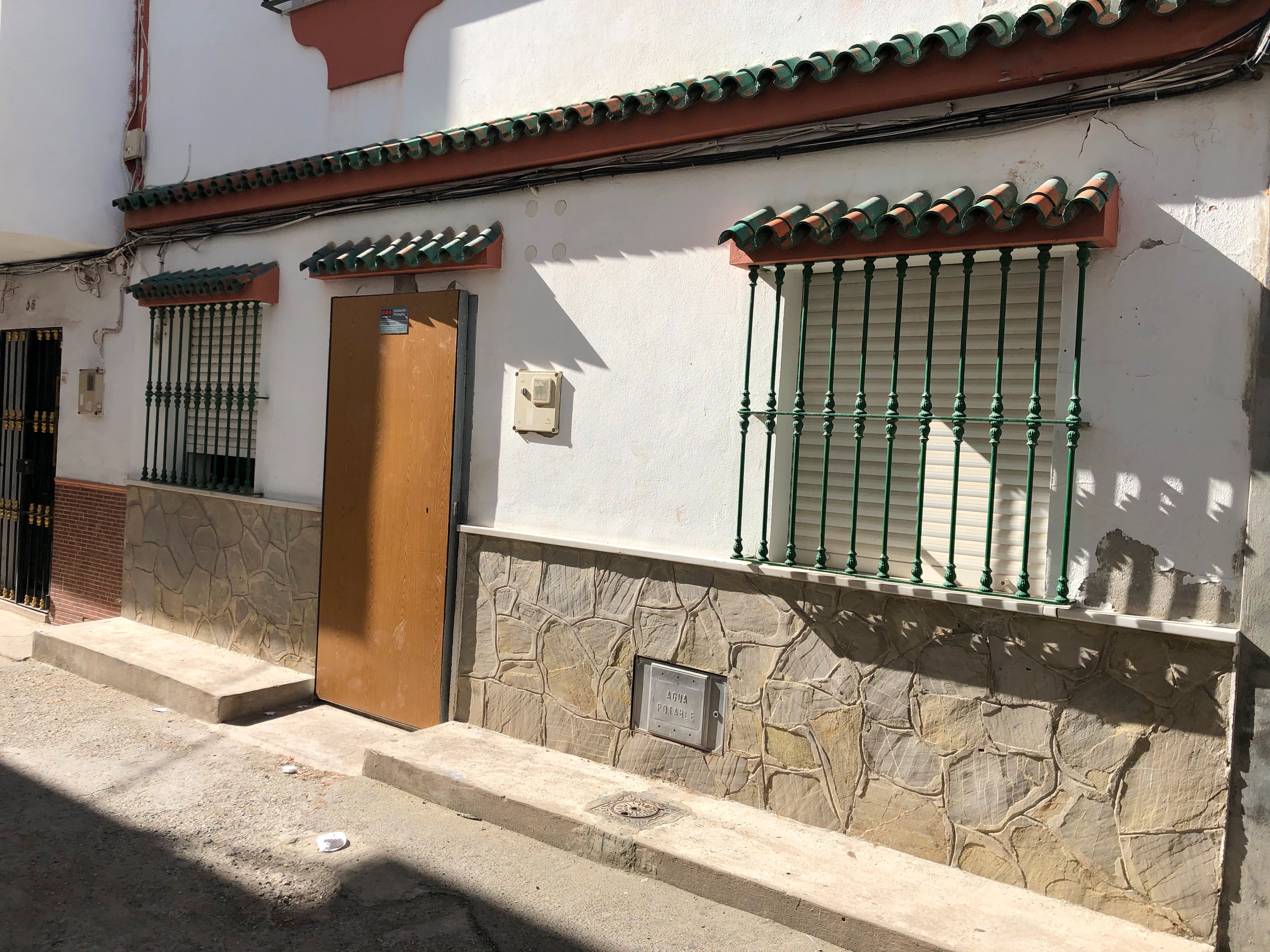 Exterior view of Single-family semi-detached for sale in Algeciras