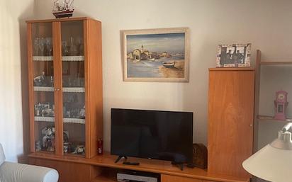 Living room of Flat for sale in Vilanova i la Geltrú  with Air Conditioner, Heating and Parquet flooring