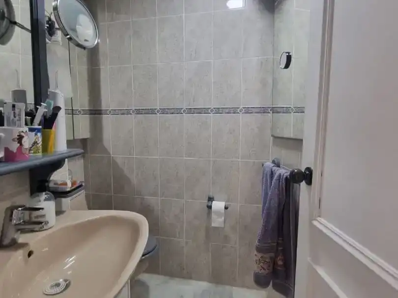 Bany de Dúplex en venda en Torremolinos amb Aire condicionat, Piscina i Balcó