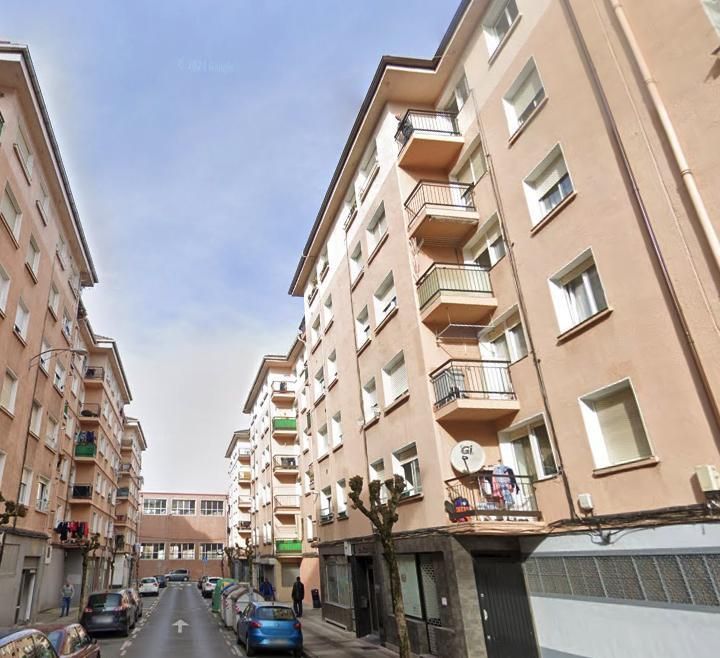 Vista exterior de Pis en venda en Durango amb Calefacció i Balcó