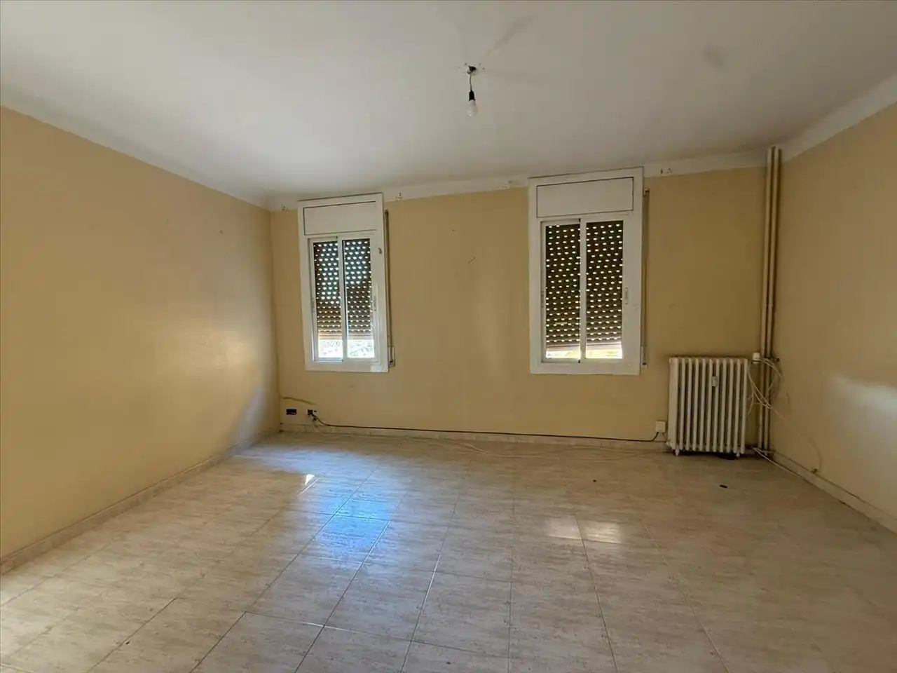 Habitación de Piso en venta en Figueres con Calefacción