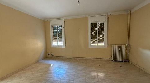 Foto 4 de Piso en venta en Calle Sts Celi I Rustic, Eixample - Horta Capallera, Figueres