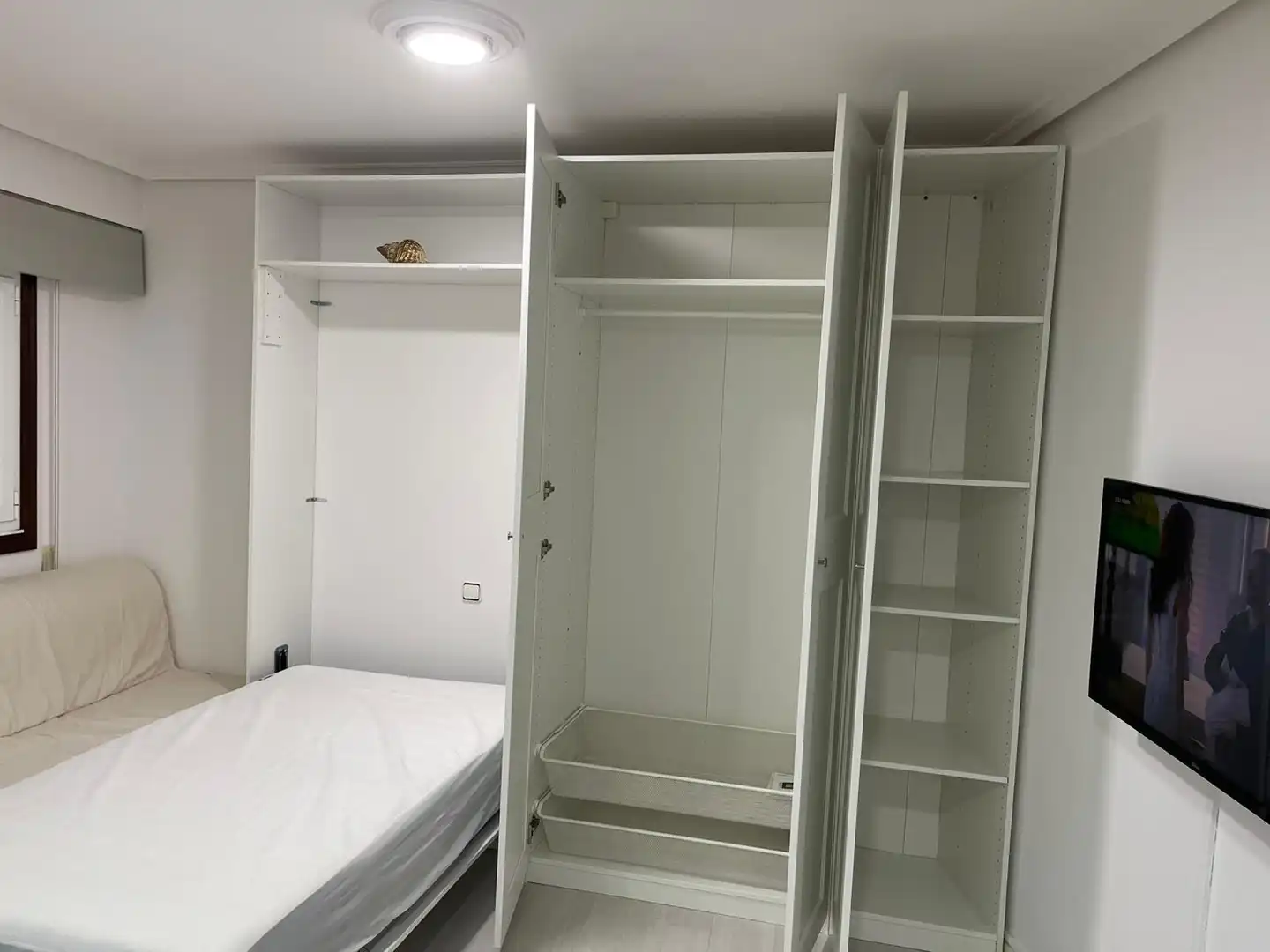 Dormitori de Planta baixa de lloguer en A Coruña Capital  amb Calefacció, Moblat i Forn