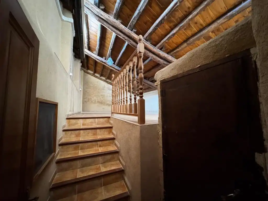 Casa adosada en venta en Valderrobres con Calefacción, Horno y Lavadora