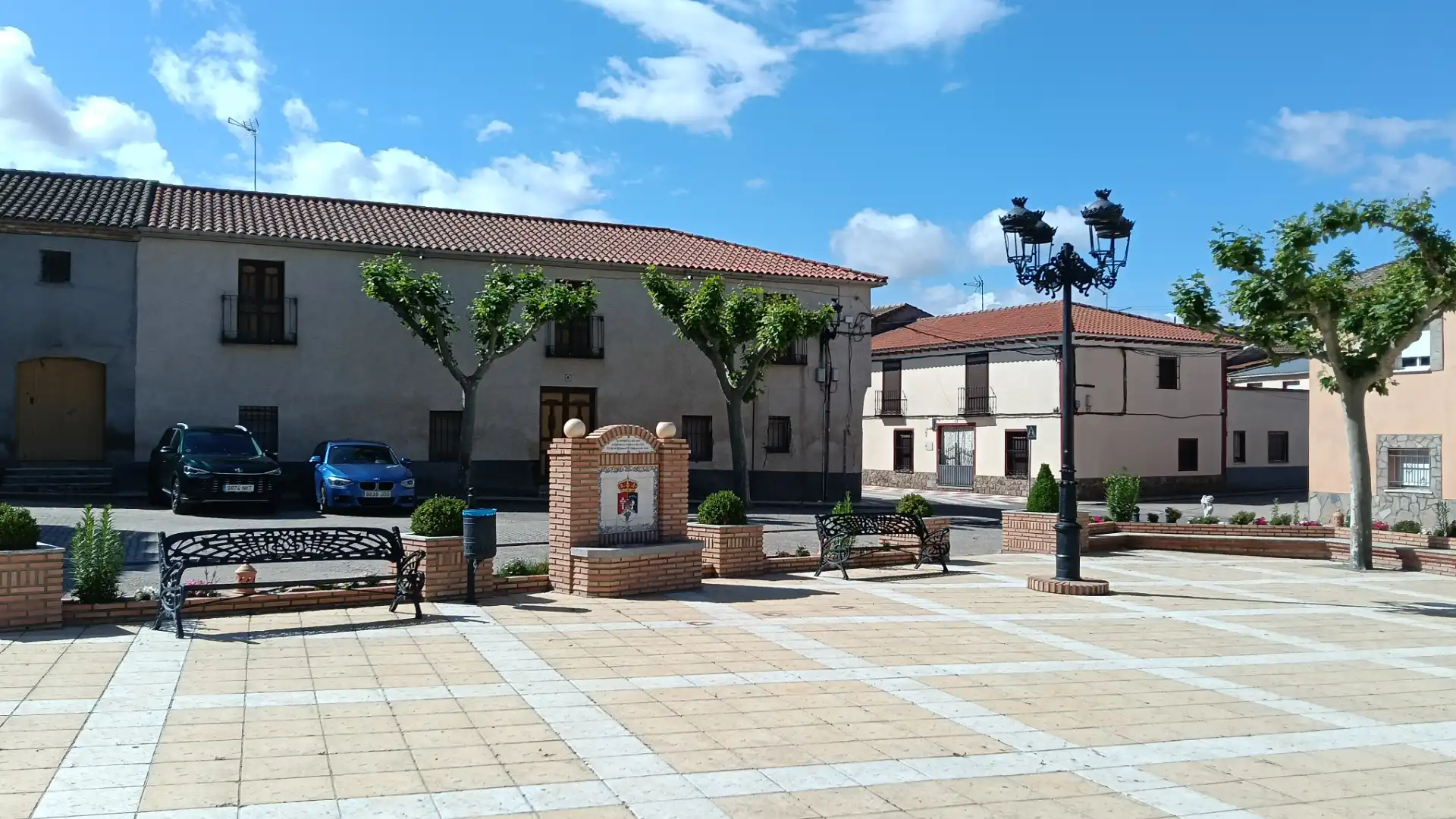 Vista exterior de Casa o xalet en venda en Lucillos amb Terrassa