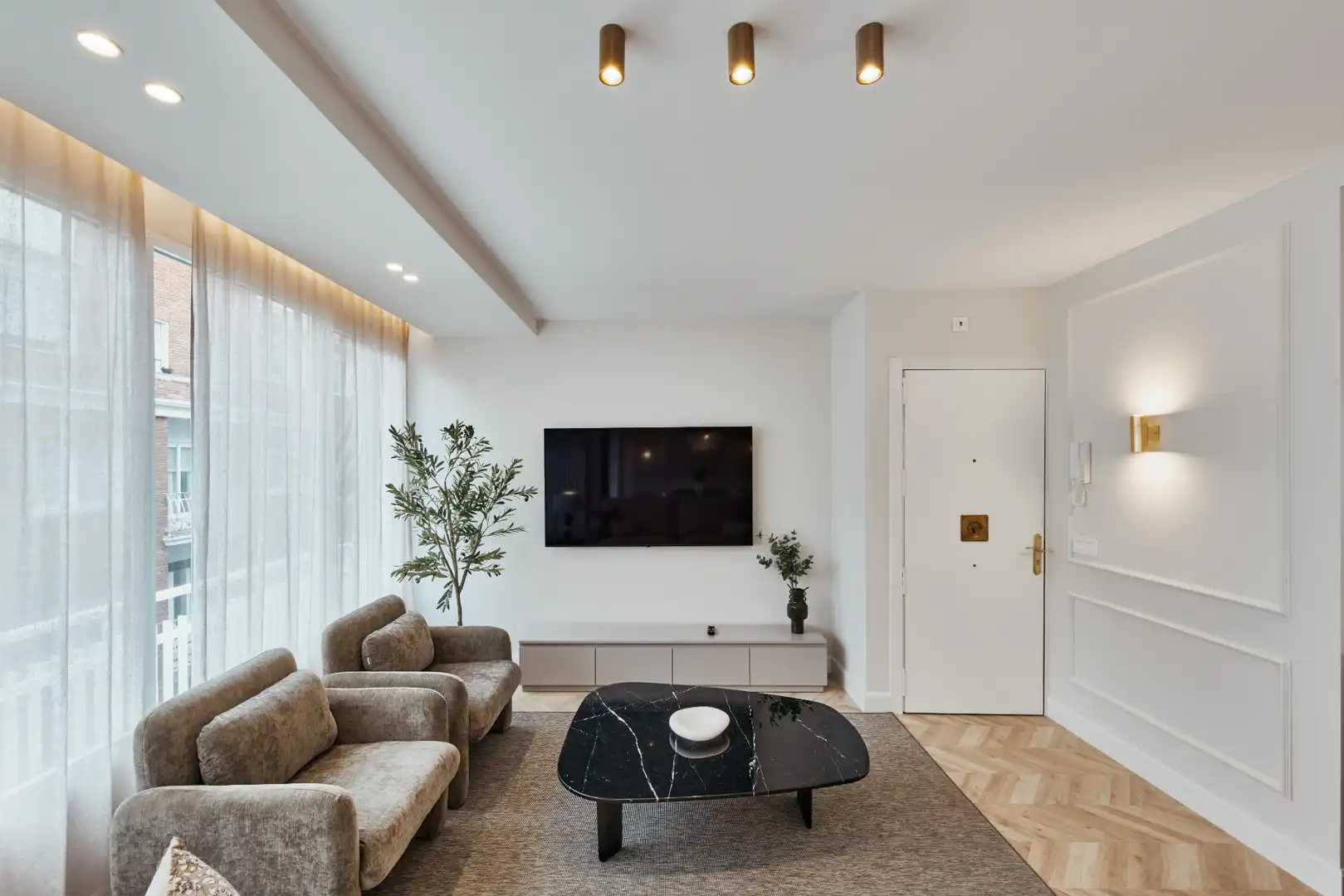 Flat with terrace for sale in Calle Naciones 17, imagen 4