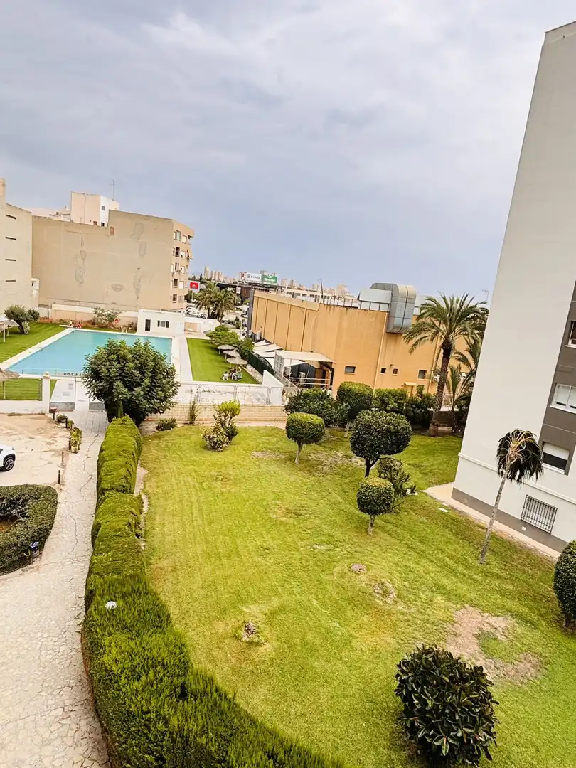 Vista exterior de Piso en venta en Sant Joan d'Alacant