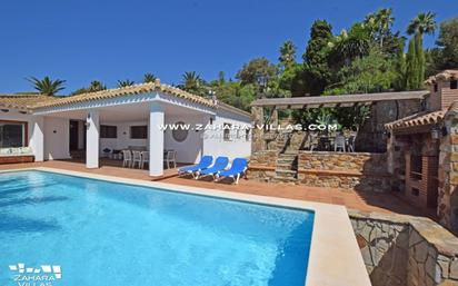 Piscina de Casa o xalet en venda en Zahara de los Atunes amb Aire condicionat, Calefacció i Jardí privat