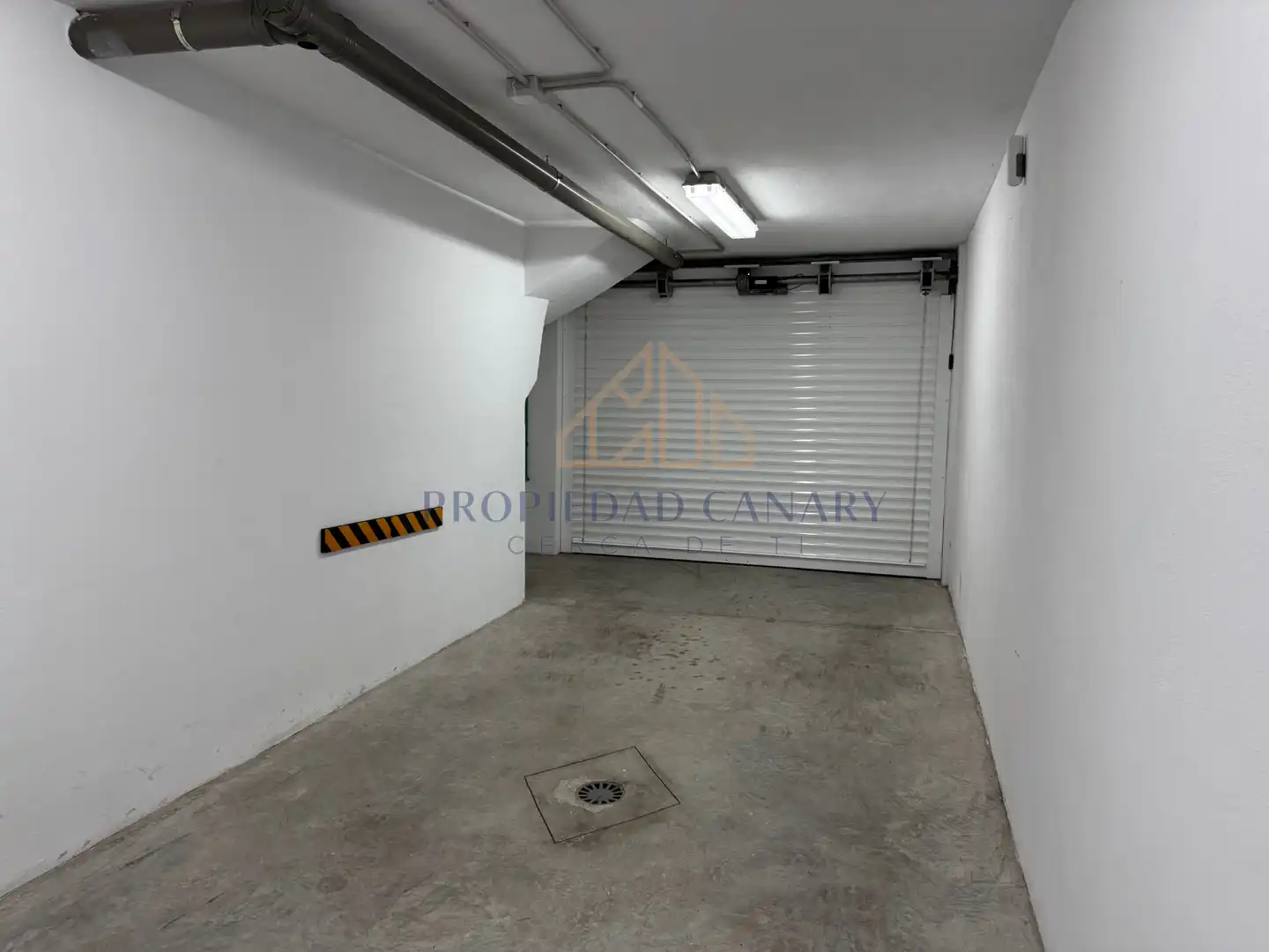 Parking de Casa adosada de alquiler en La Orotava con Jardín privado, Terraza y Amueblado