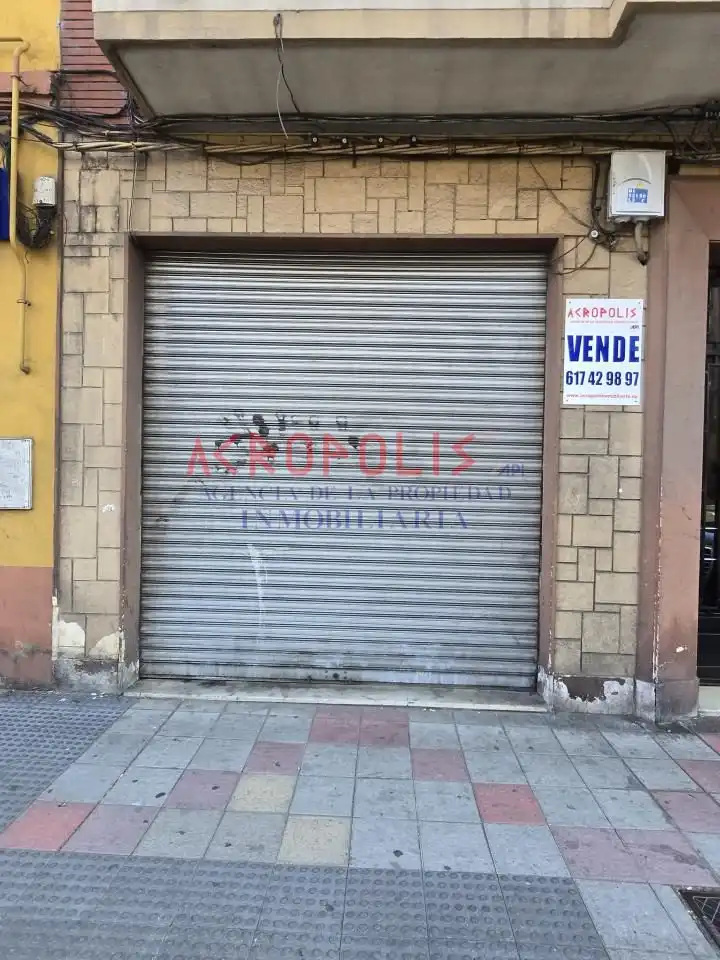 Local comercial en venda a Avenida de Álvaro López Núñez, imagen 5
