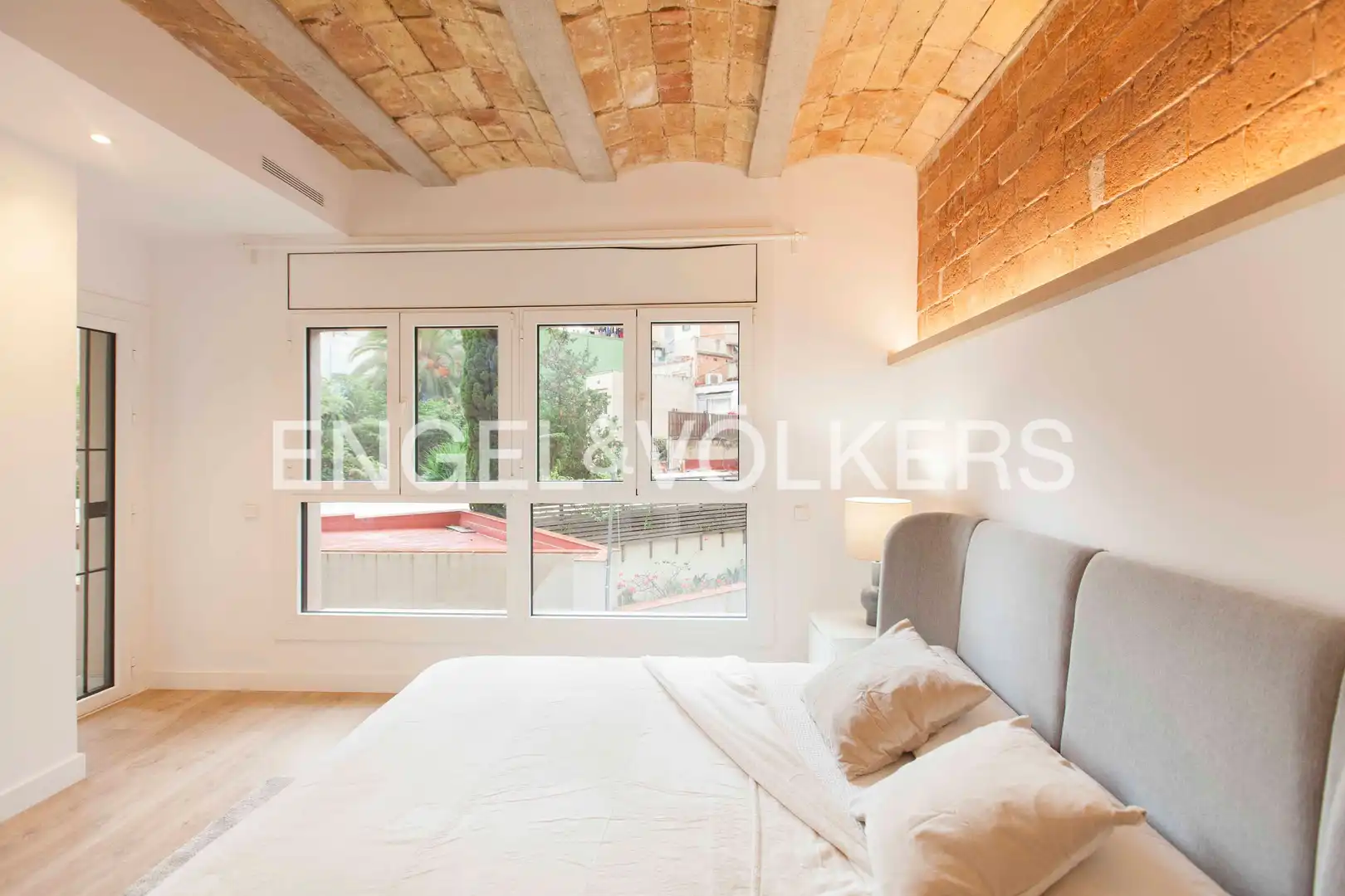 Bedroom of Flat for sale in Barcelona  with Air Conditioner, Heating and Parquet flooring