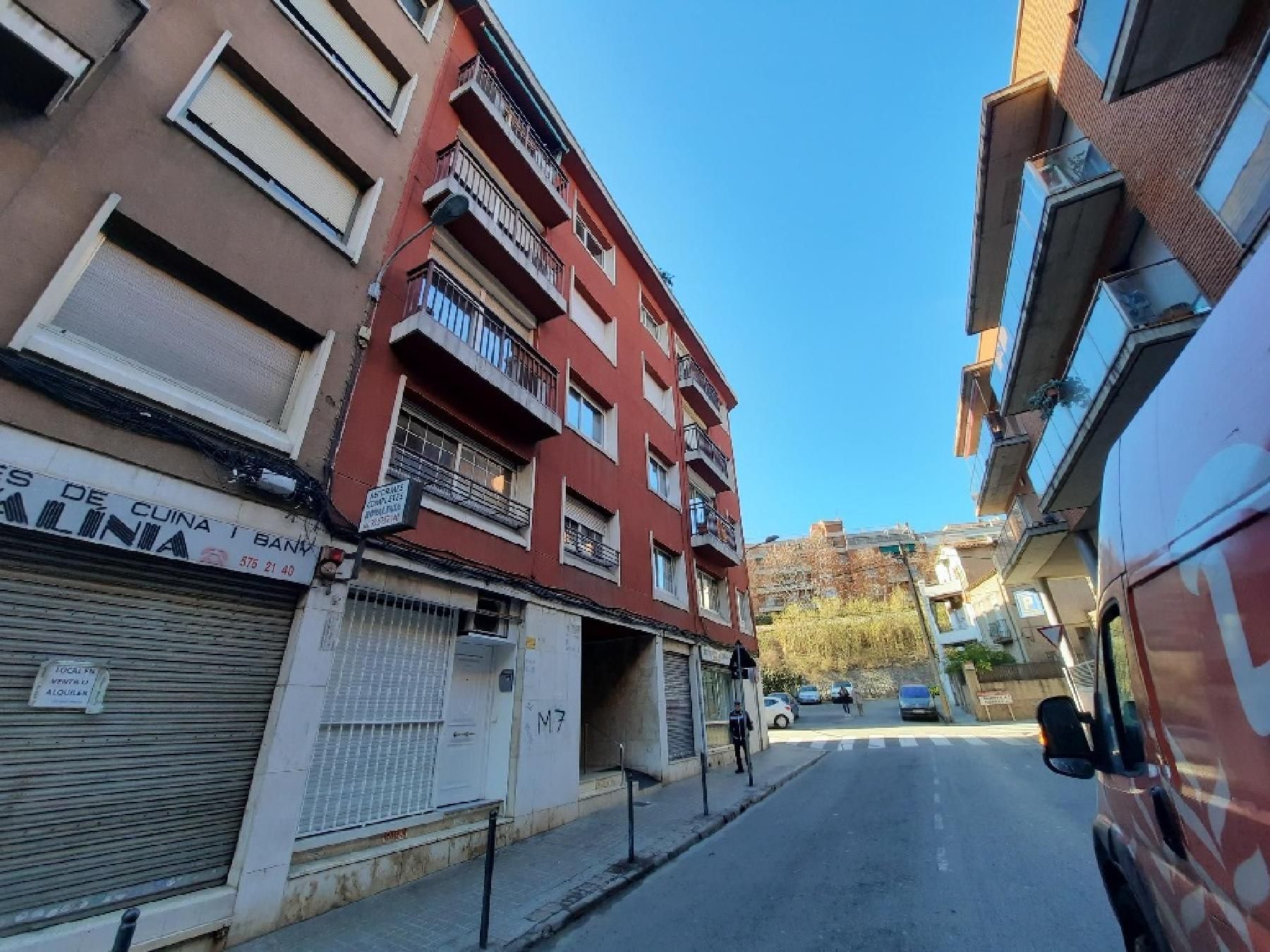 Vista exterior de Pis en venda en Montcada i Reixac