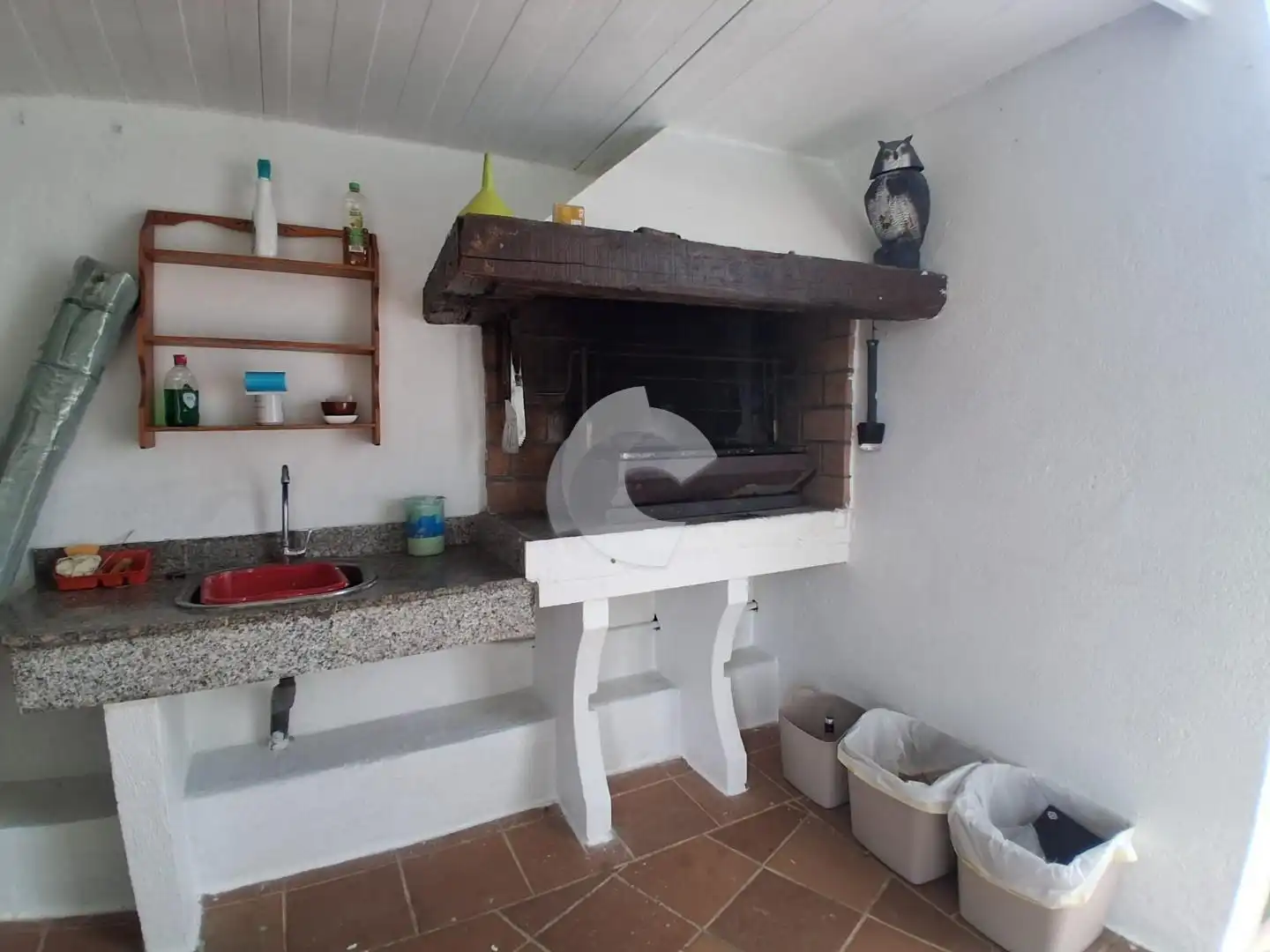 Cuina de Casa o xalet en venda en Cangas  amb Jardí privat