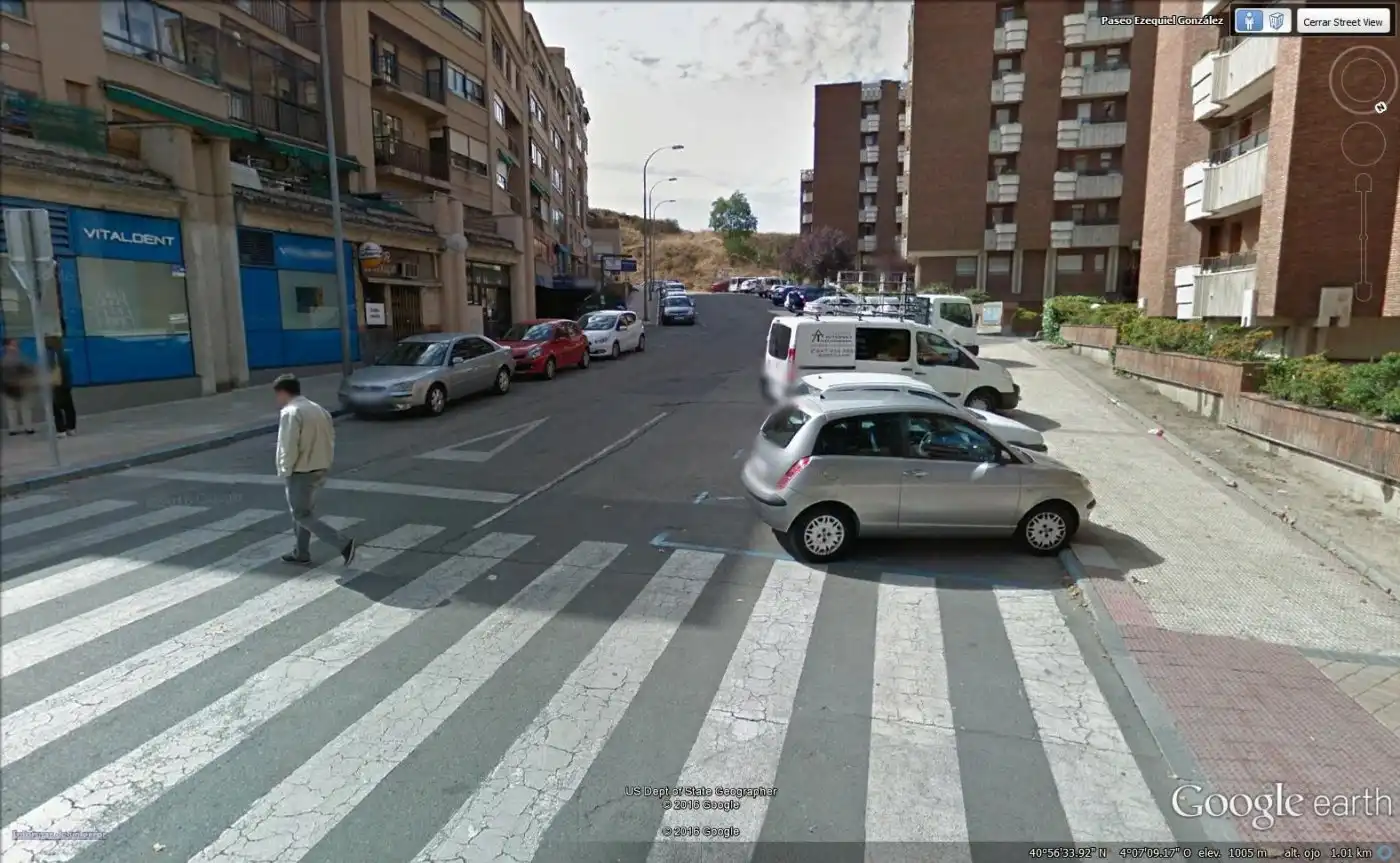 Exterior view of Garage for sale in Segovia