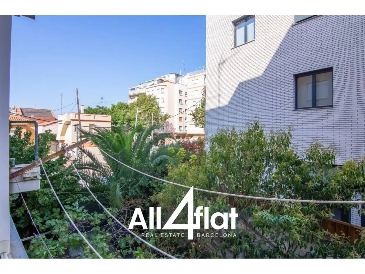 Exterior view of Flat for rent in Esplugues de Llobregat  with Air Conditioner, Heating and Parquet flooring