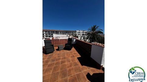 Foto 2 de Casa adosada en venda a Poblat Típic-plaça Església, 7, Moxó - Sant Mori, Empuriabrava