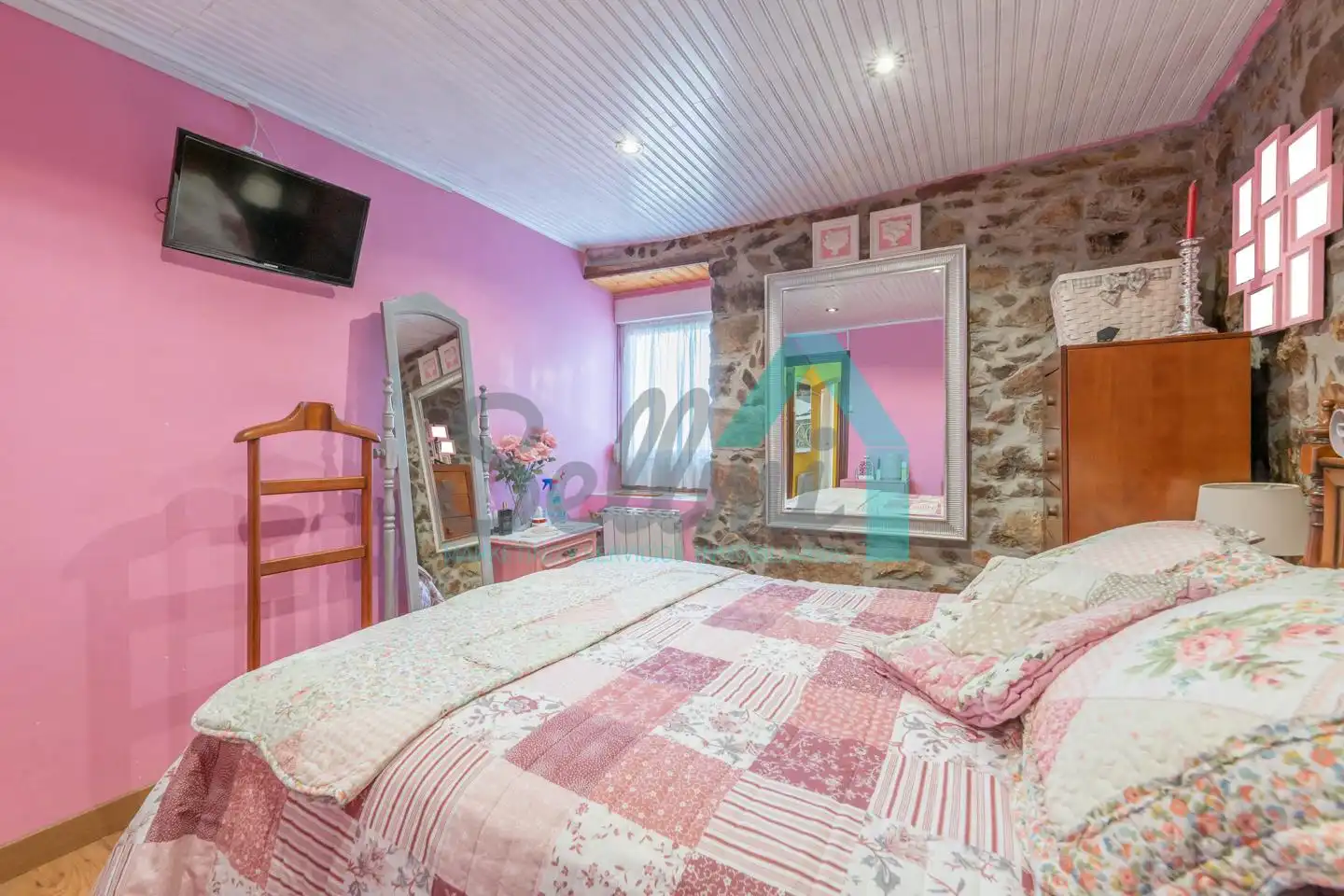 Dormitori de Casa o xalet en venda en Castrillón amb Calefacció, Jardí privat i Parquet
