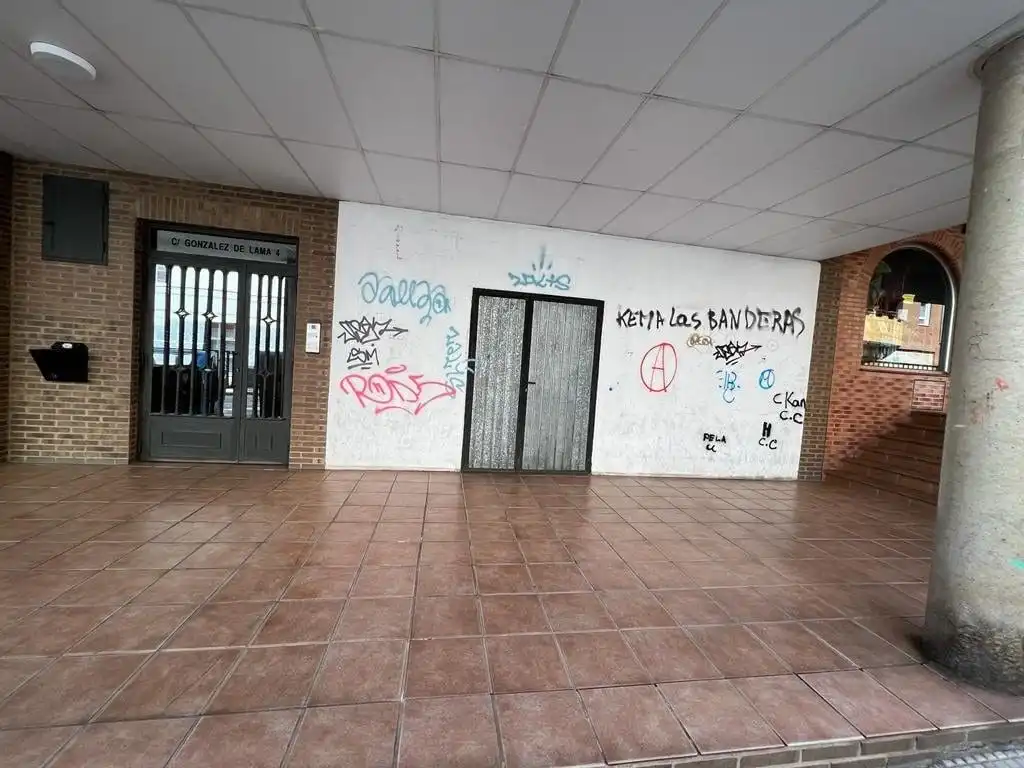 Local comercial en venda a San Mamés - La Palomera, imagen 2