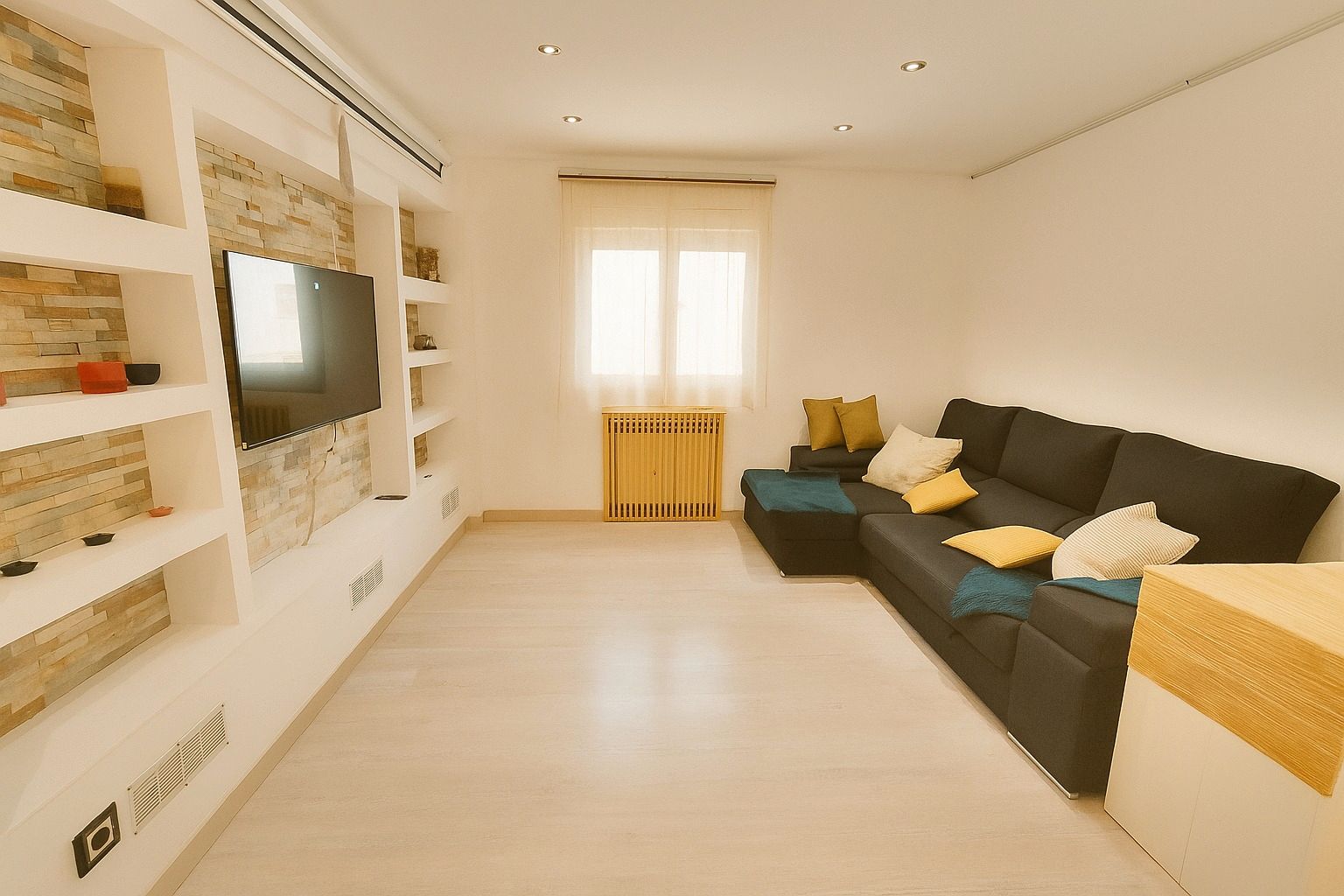 Living room of Flat to rent in Santander  with Heating, Furnished and Oven