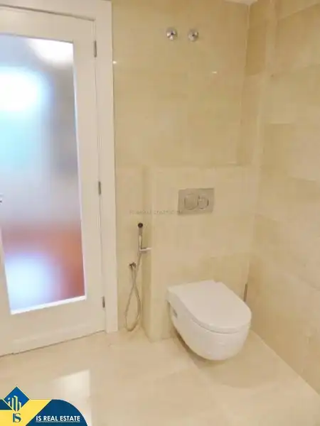 Bany de Casa o xalet en venda en Alicante / Alacant amb Terrassa, Moblat i Piscina comunitària