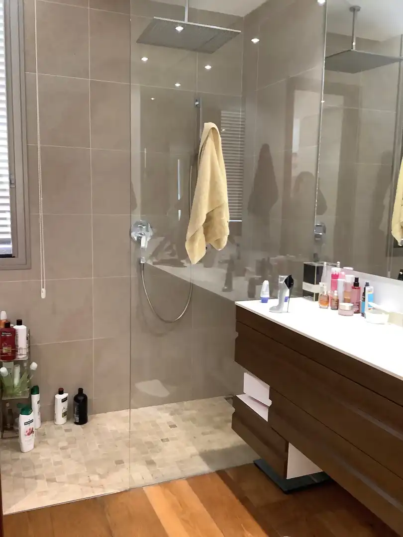 Badezimmer von Haus oder Chalet zum Verkauf in Calvià mit Klimaanlage, Privatgarten und Terrasse