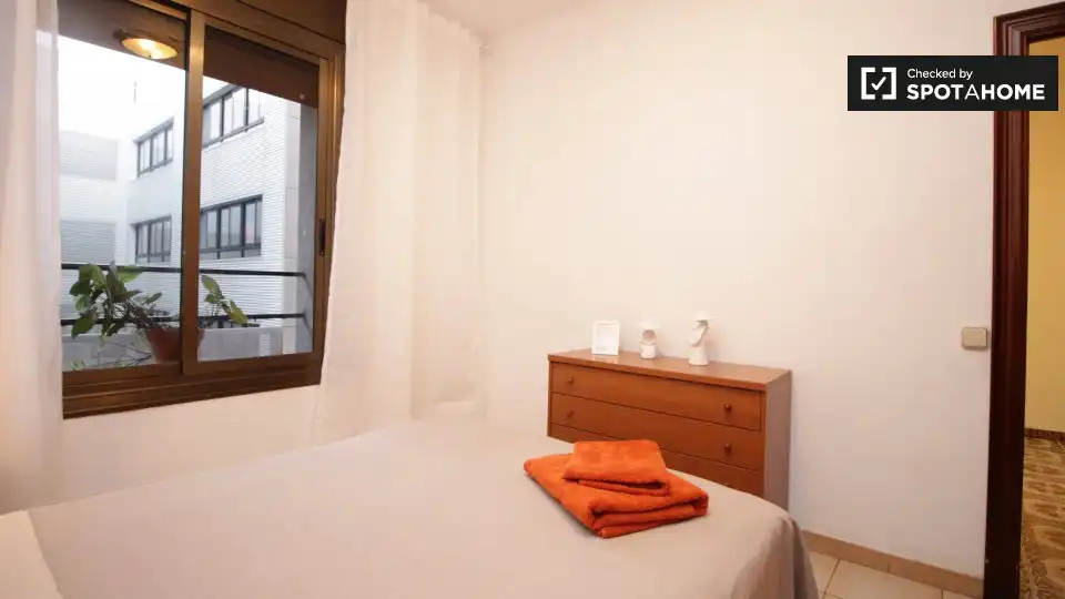 Habitación de Piso de alquiler en Barcelona con Aire acondicionado, Calefacción y Amueblado