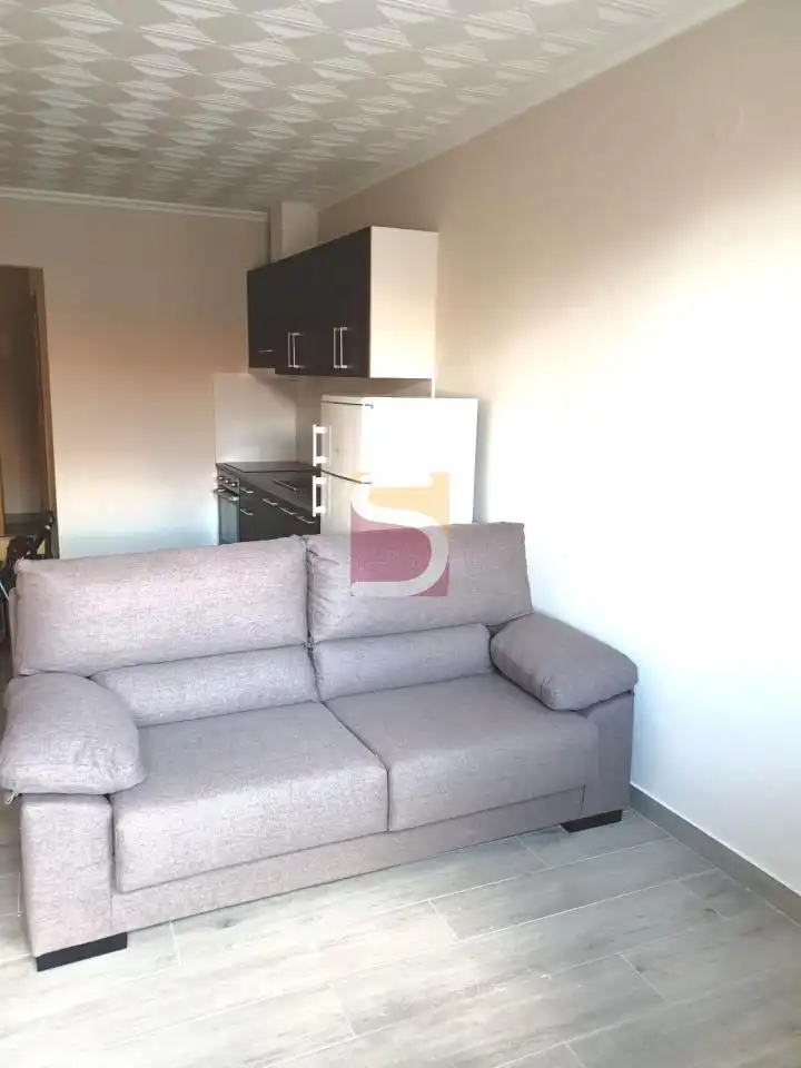 Sala de estar de Piso de alquiler en San Cibrao das Viñas con Calefacción y Terraza