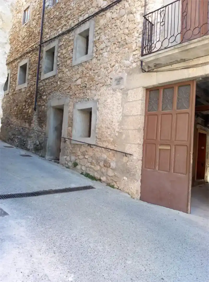 Vista exterior de Finca rústica en venda en Josa i Tuixén amb Traster, Moblat i Balcó