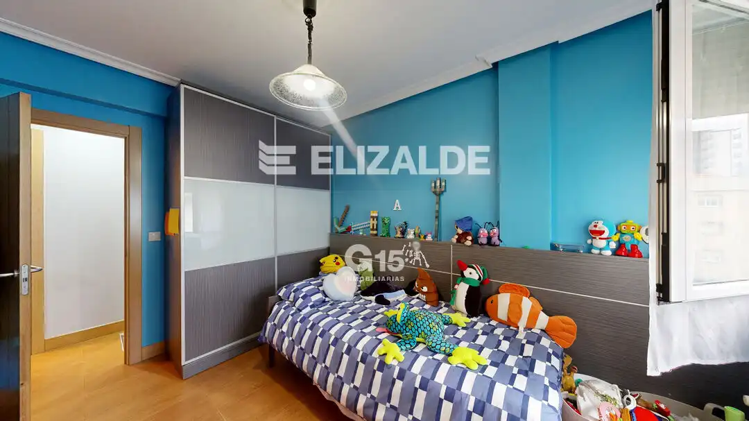 Habitación de Piso en venta en Donostia - San Sebastián  con Calefacción, Trastero y Balcón