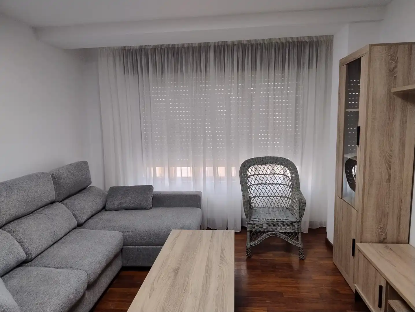 Living room of Flat for rent in Santiago de Compostela   with Heating, Furnished and Oven