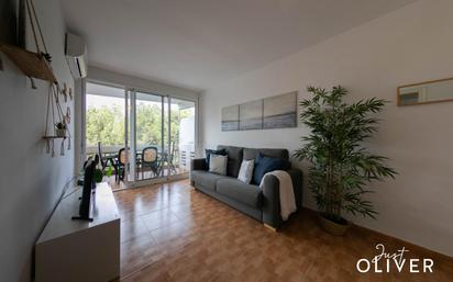 Living room of Flat for sale in Salou  with Air Conditioner, Balcony and Community pool