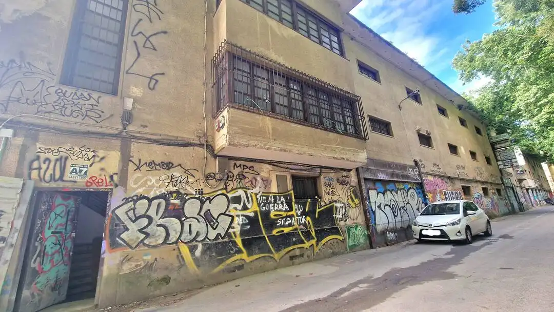 Außenansicht von Fabrikhallen zur Miete in Donostia - San Sebastián 