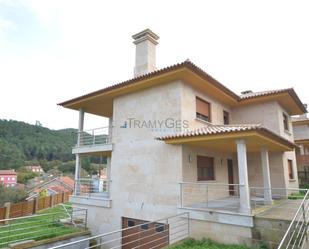 Vista exterior de Casa o xalet en venda en Baiona amb Calefacció, Jardí privat i Terrassa