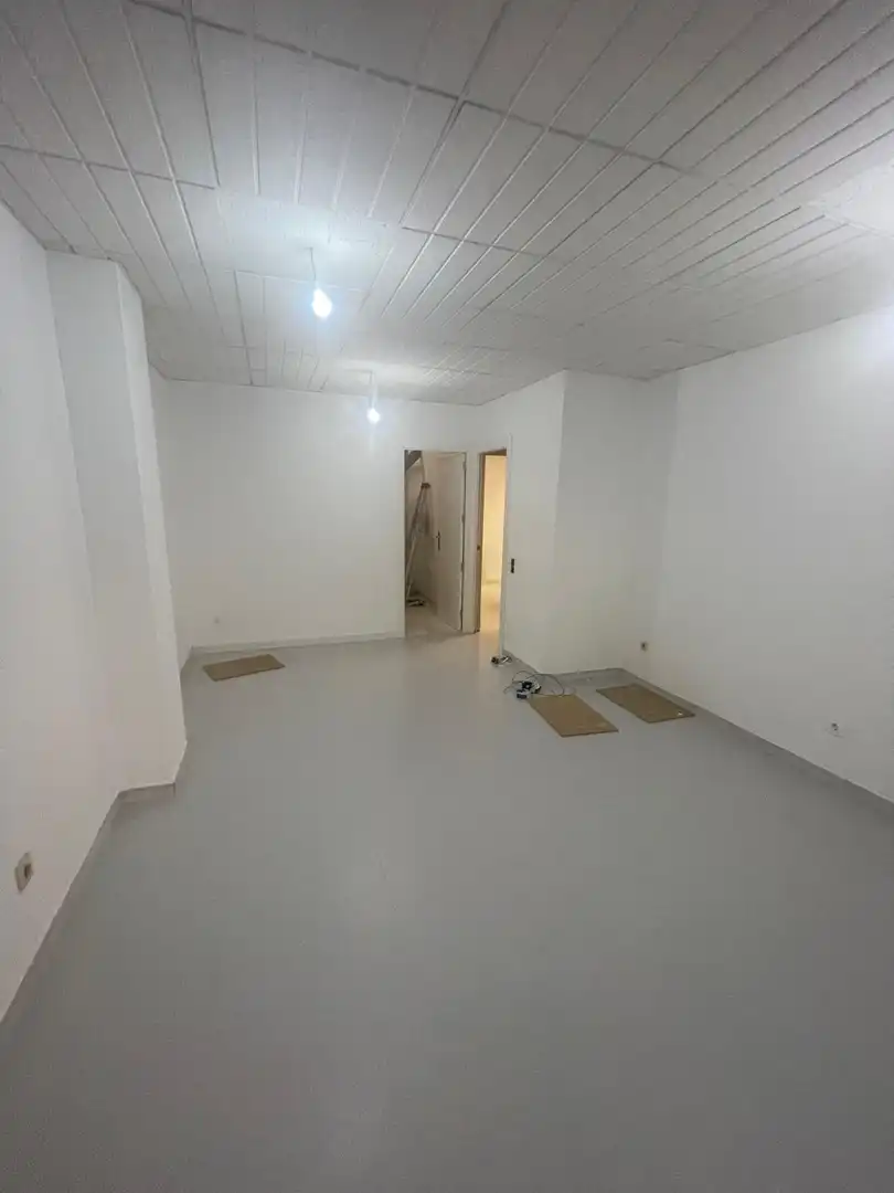 Geschaftsraum zur Miete in Girona