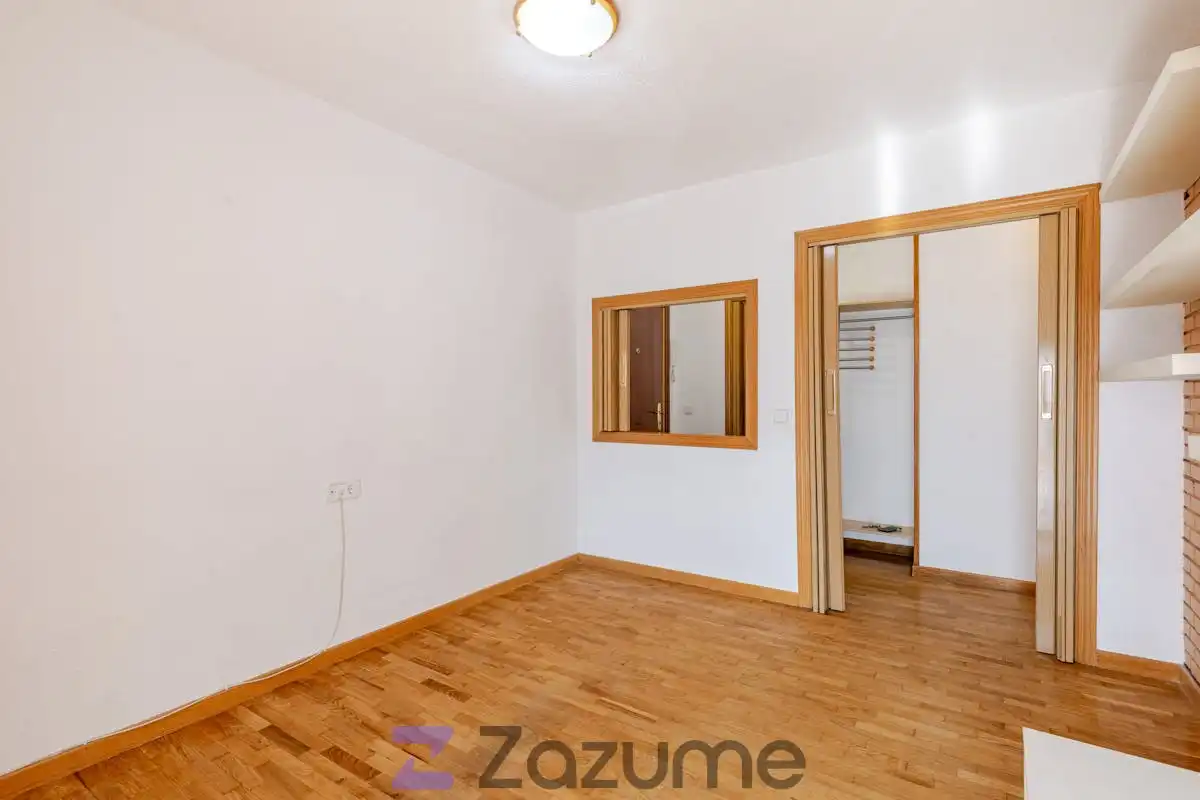 Dormitori de Pis de lloguer en Madrid amb Aire condicionat, Parquet i Terrassa