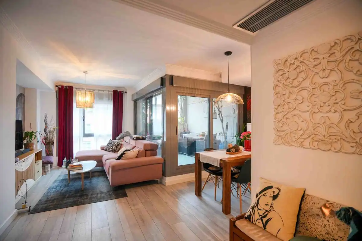 Sala d'estar de Àtic en venda en Madrid amb Aire condicionat, Calefacció i Jardí privat