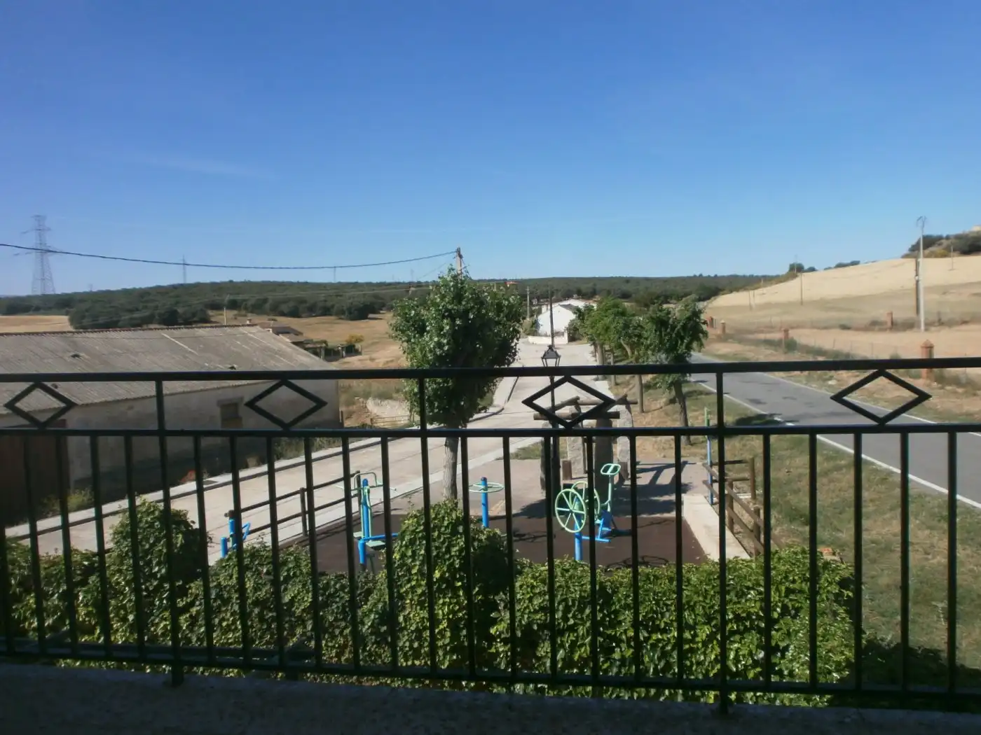 Vista exterior de Casa o xalet en venda en Lastras del Pozo amb Calefacció, Jardí privat i Terrassa