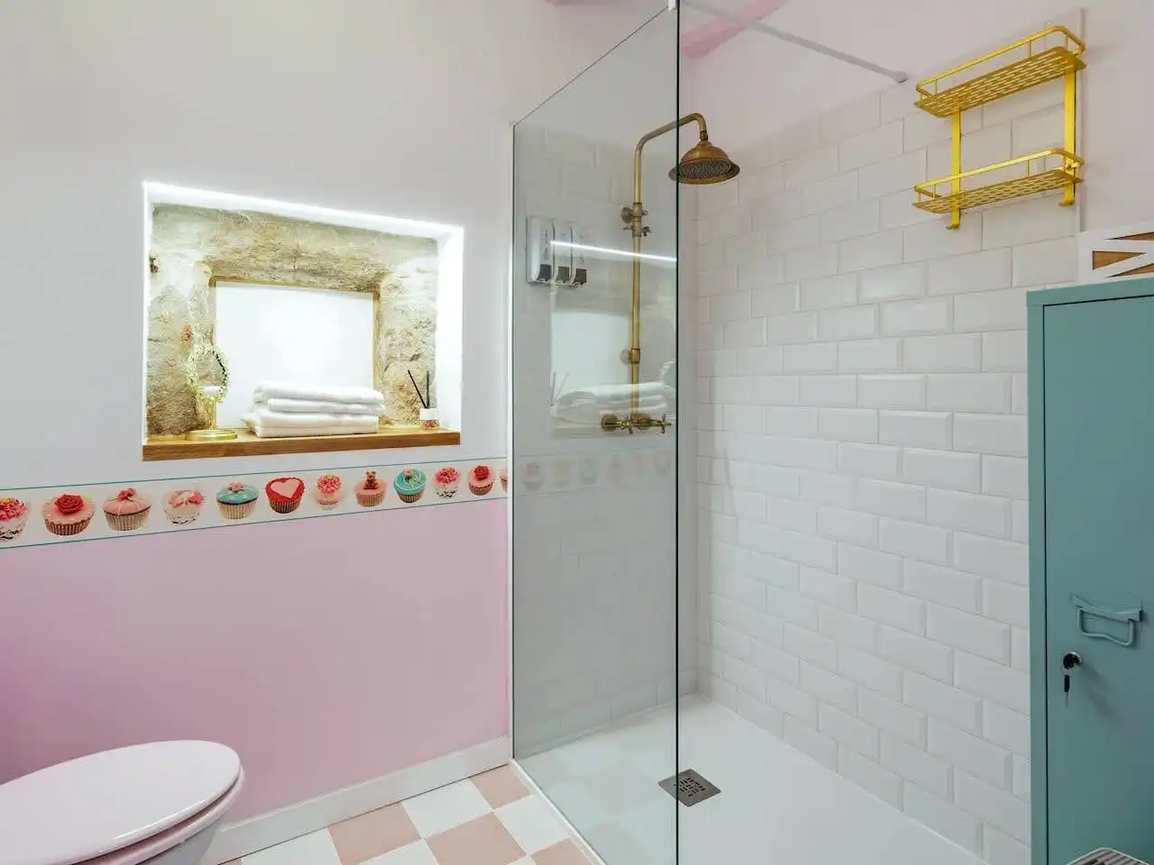 Bathroom of Detached homes for sale in Corcubión, A Coruña