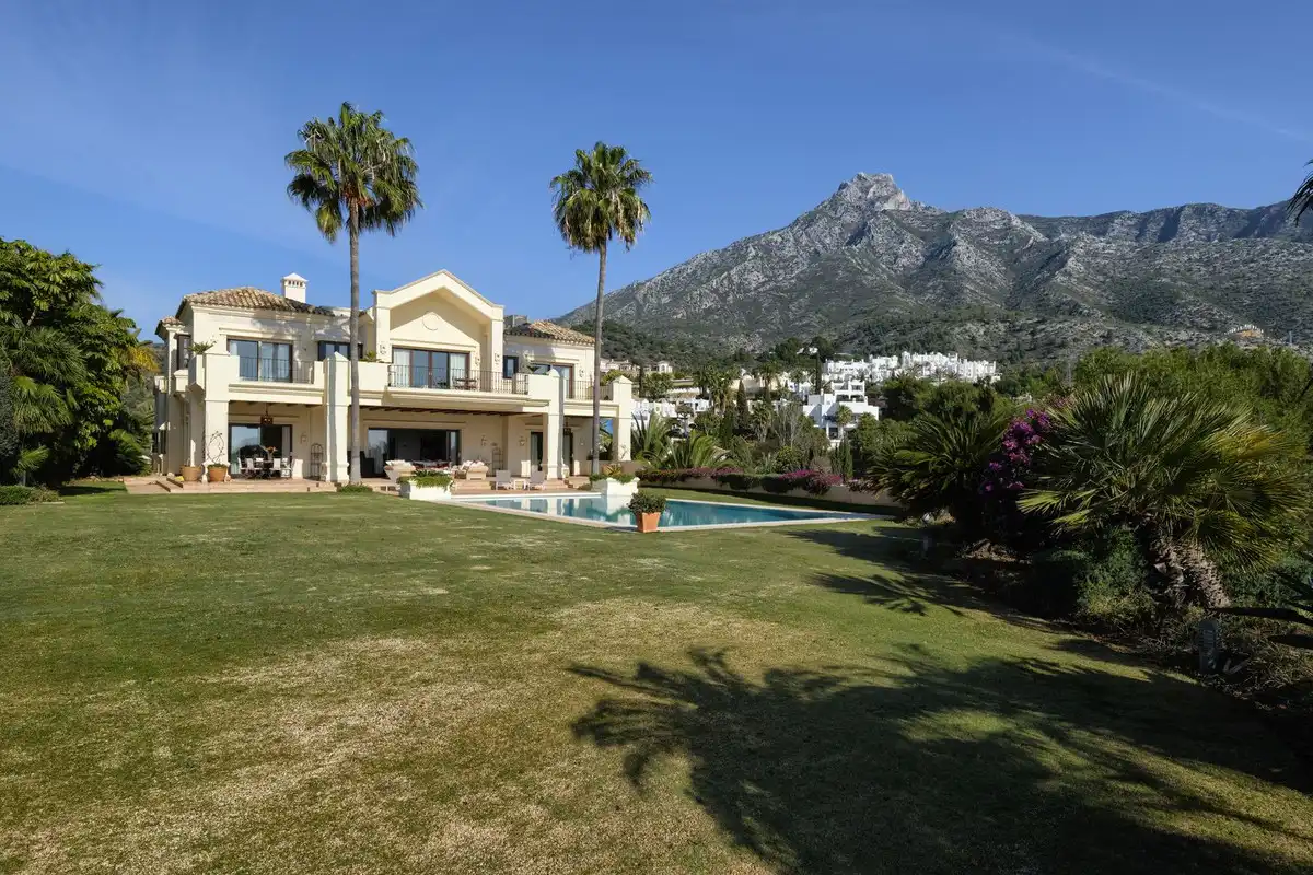 Chalet con piscina en venta en Milla de Oro, imagen 16