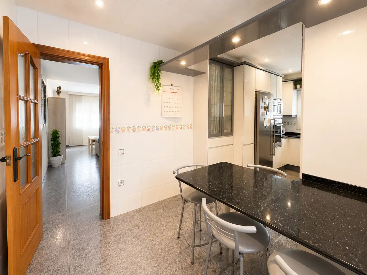 Cocina de Piso en venta en Sant Boi de Llobregat con Aire acondicionado, Terraza y Trastero