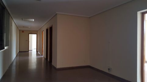 Foto 3 von Fabrikhallen zur Miete in Vía Complutense, Polígono Europa, Alcalá de Henares