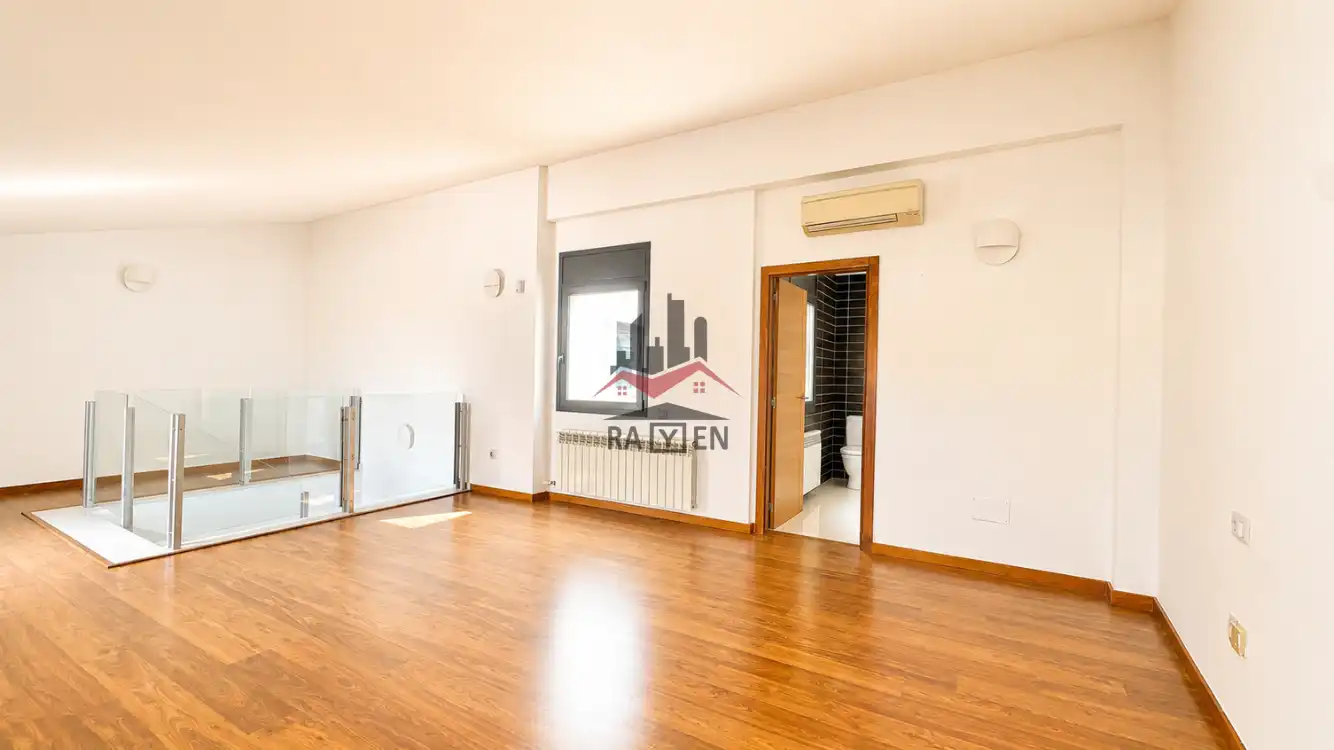 Duplex con ascensore in affitto a Centre, imagen 24