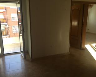 Flat to rent in Caballería Española