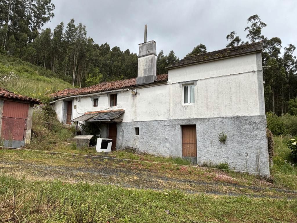Außenansicht von Country house zum verkauf in Ortigueira mit Privatgarten, Parkett und Möbliert