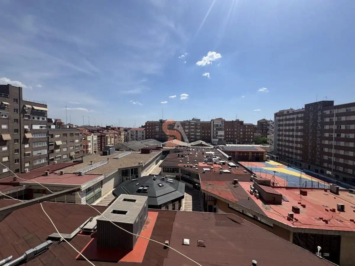 Vista exterior de Pis en venda en Valladolid amb Aire condicionat, Calefacció i Terrassa