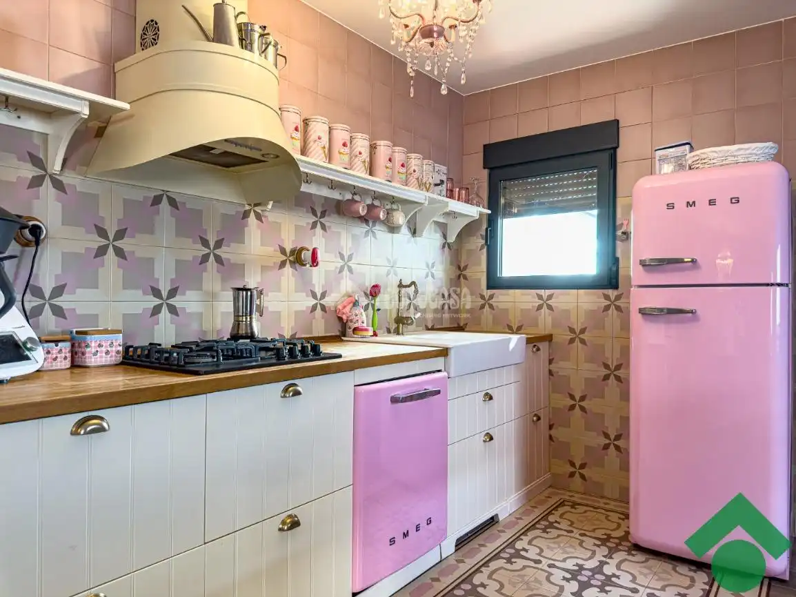 Kitchen of Houses for sale in Vegas del Genil